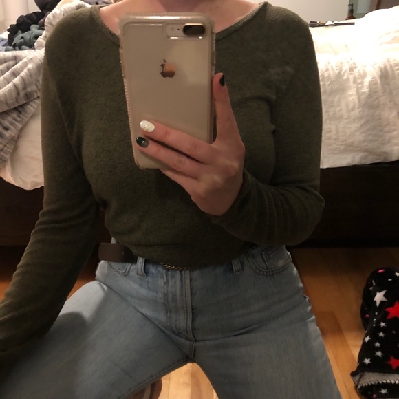 Olive green long sleeve - Picture 1 of 3